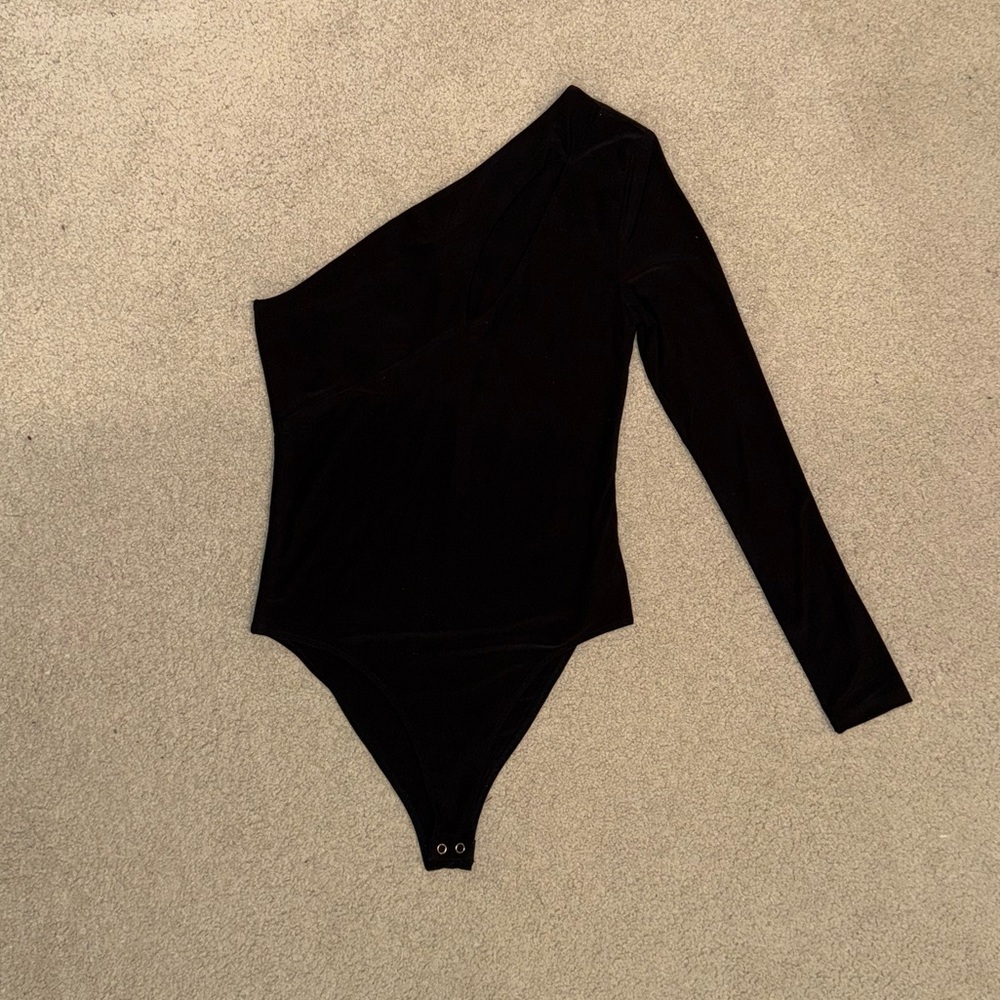 Black One-Shoulder Bodysuit